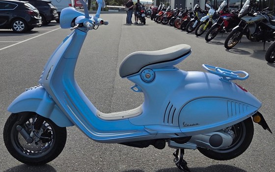 Neufahrzeug Vespa 946 Snake - Bild 1