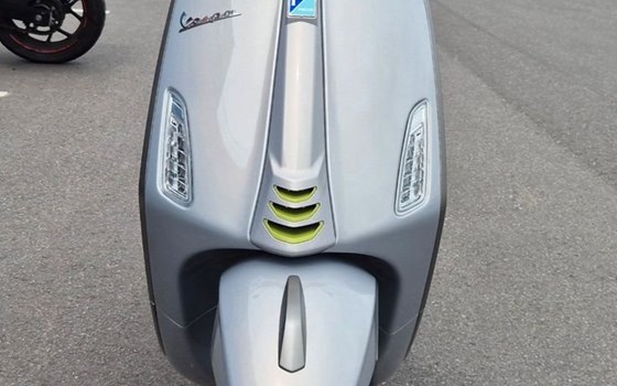 Neufahrzeug Vespa Primavera 125 75th - Bild 5