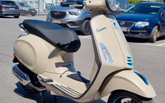 Neufahrzeug Vespa Primavera 50 S - Bild 1