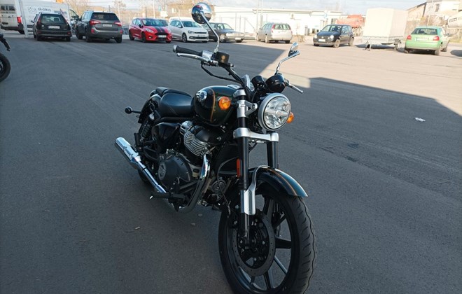 Royal Enfield Super Meteor 650
