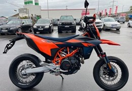 Neumotorrad KTM 690 SMC R