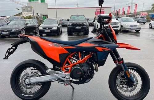 Neumotorrad KTM 690 SMC R