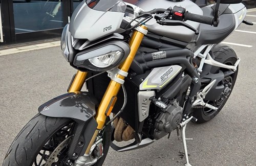 Gebrauchtmotorrad Triumph Speed Triple 1200 RS