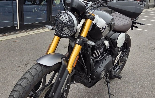 Triumph Scrambler 400 X