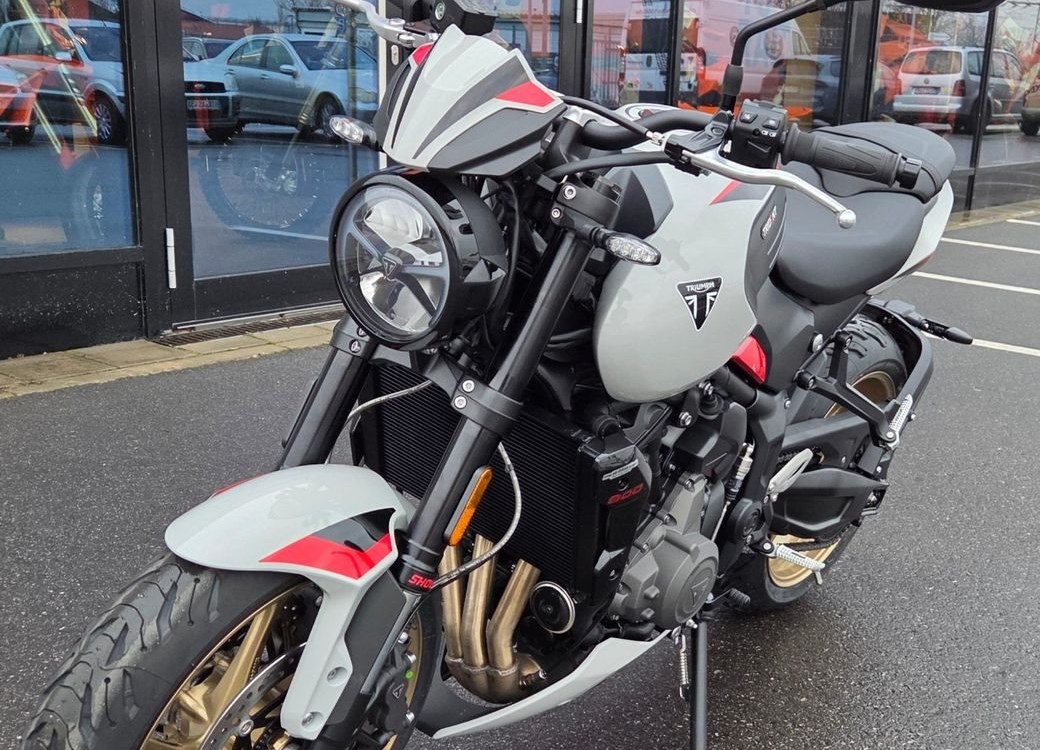 Angebot Triumph Trident 800