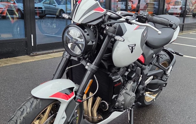 Triumph Trident 800