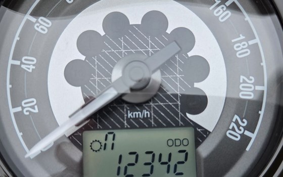 Gebrauchtmotorrad Triumph Speed Twin 1200 - Bild 6