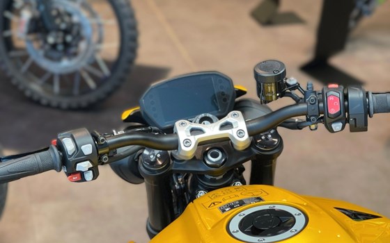 Gebrauchtmotorrad Triumph Street Triple 765 RS - Bild 10