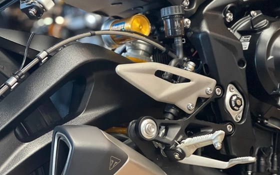 Gebrauchtmotorrad Triumph Street Triple 765 RS - Bild 8