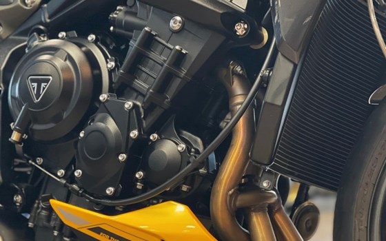 Gebrauchtmotorrad Triumph Street Triple 765 RS - Bild 9