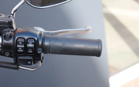 Gebrauchtmotorrad Harley-Davidson Dyna Switchback  FLD - Bild 6