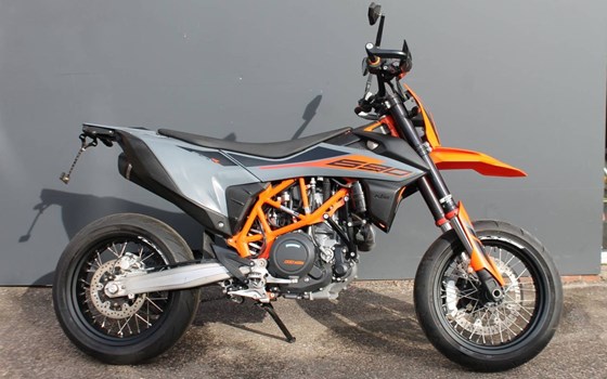 Gebrauchtmotorrad KTM 690 SMC R - Bild 1