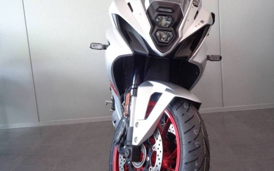 Gebrauchtmotorrad Suzuki GSX-8R - Bild 8