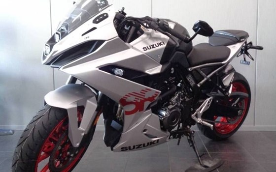 Gebrauchtmotorrad Suzuki GSX-8R - Bild 9