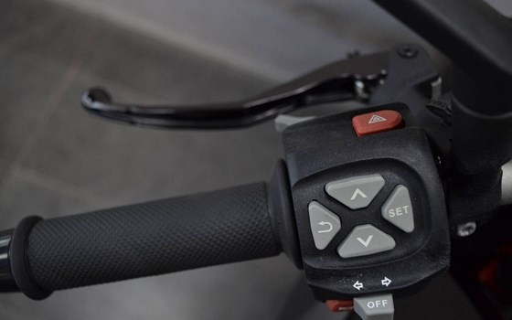 Gebrauchtmotorrad KTM 1290 Super Duke R - Bild 9