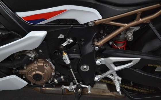 Gebrauchtmotorrad BMW S 1000 R - Bild 6