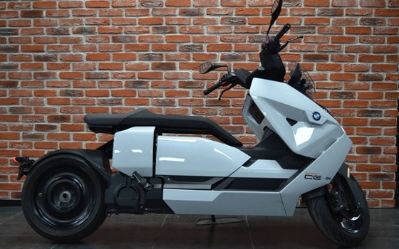 Gebrauchtmotorrad BMW CE 04 - Bild 1