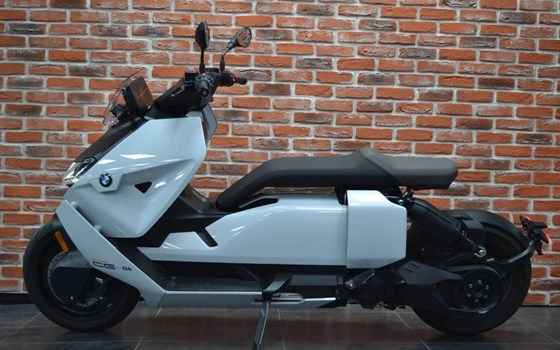 Gebrauchtmotorrad BMW CE 04 - Bild 3