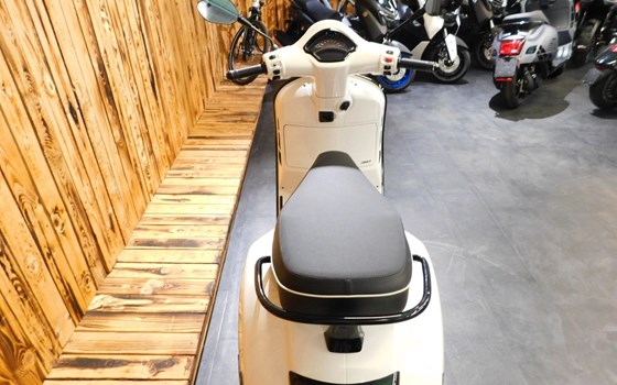 Neufahrzeug Vespa GTS 310 - Bild 10