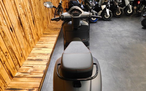 Neufahrzeug Vespa GTS 125 - Bild 10
