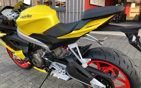 Gebrauchtmotorrad Aprilia RS 660 35kW - Bild 3