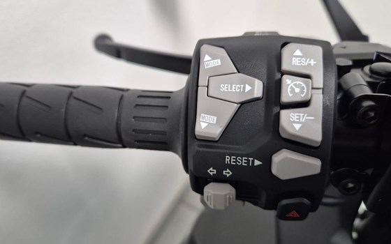 Neufahrzeug Kawasaki Ninja 1100SX - Bild 6