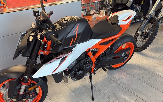 Neufahrzeug KTM 990 Duke R - Bild 1