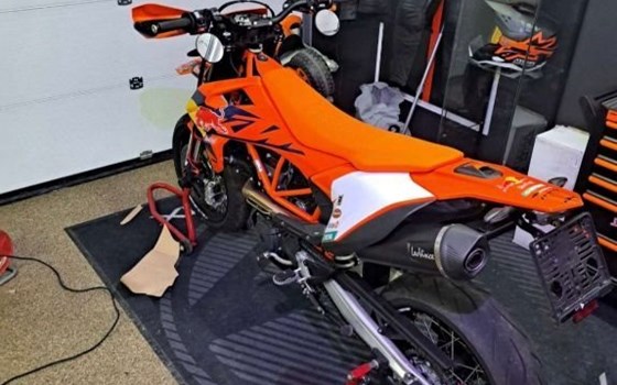 Gebrauchtmotorrad KTM 690 SMC R - Bild 2