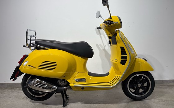 Gebrauchtmotorrad Vespa GTS 300 Super - Bild 1