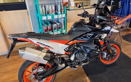 Gebrauchtmotorrad KTM 890 SMT - Bild 5