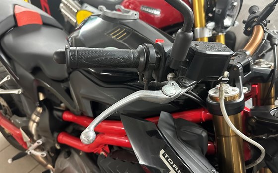 Gebrauchtmotorrad Benelli TNT 1130 - Bild 10