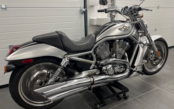 Gebrauchtmotorrad Harley-Davidson V-Rod VRSCA - Bild 2