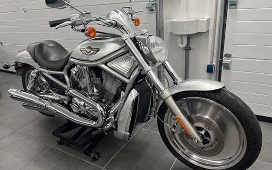 Gebrauchtmotorrad Harley-Davidson V-Rod VRSCA - Bild 3