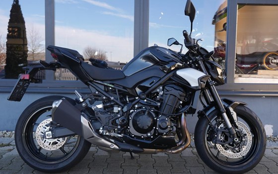 Gebrauchtmotorrad Kawasaki Z900 - Bild 1