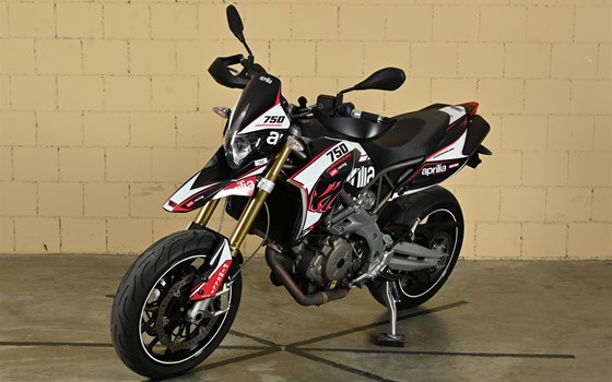 Motorrad Occasion Aprilia Dorsoduro 750 - Bild 3