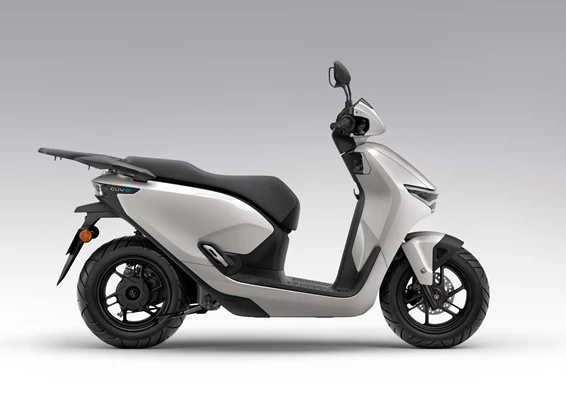 Honda CUV e: (PEARL JUBILEE WHITE) - Bild 2
