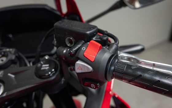 Neufahrzeug Honda CBR500R E-Clutch - Bild 10