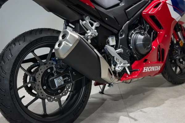 Honda CBR500R E-Clutch (Grad Prix Red) - Bild 4