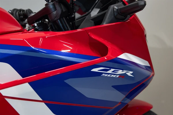 Honda CBR500R E-Clutch (Grad Prix Red) - Bild 7