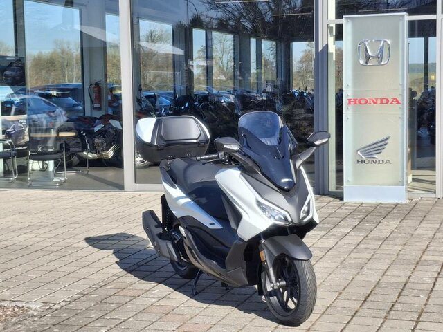 Honda Forza 125