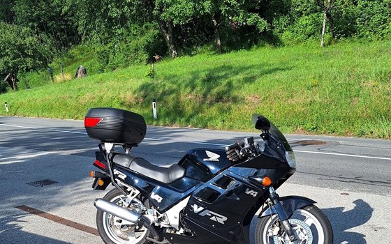 Gebrauchtmotorrad Honda VFR 750 F - Bild 1