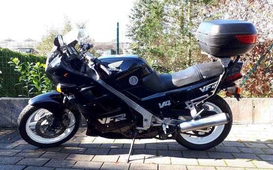 Gebrauchtmotorrad Honda VFR 750 F - Bild 3