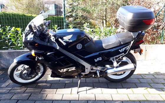Gebrauchtmotorrad Honda VFR 750 F - Bild 4
