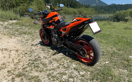 Gebrauchtmotorrad KTM 890 Duke GP - Bild 3