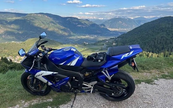 Gebrauchtmotorrad Yamaha YZF-R1SP - Bild 1