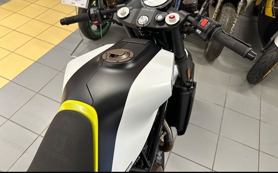 Gebrauchtmotorrad Husqvarna Vitpilen 701 - Bild 6