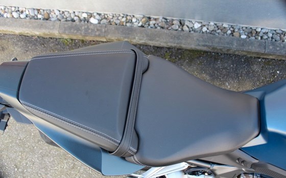 Gebrauchtmotorrad Honda CB650R E-Clutch - Bild 22