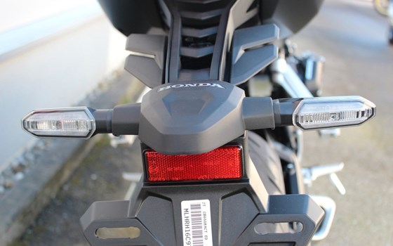 Gebrauchtmotorrad Honda CB650R E-Clutch - Bild 23