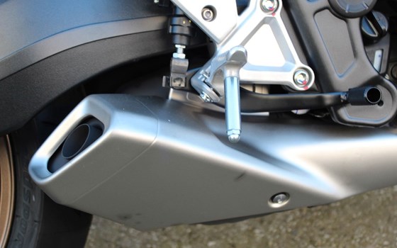 Gebrauchtmotorrad Honda CB650R E-Clutch - Bild 27