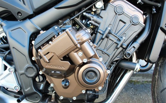 Gebrauchtmotorrad Honda CB650R E-Clutch - Bild 29